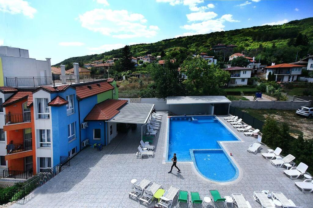 Modern Delux Apartments In Flowers&Pool Private Complex Baltsjik Eksteriør bilde